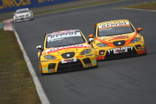 Tom Coronel in gevecht met Monteiro